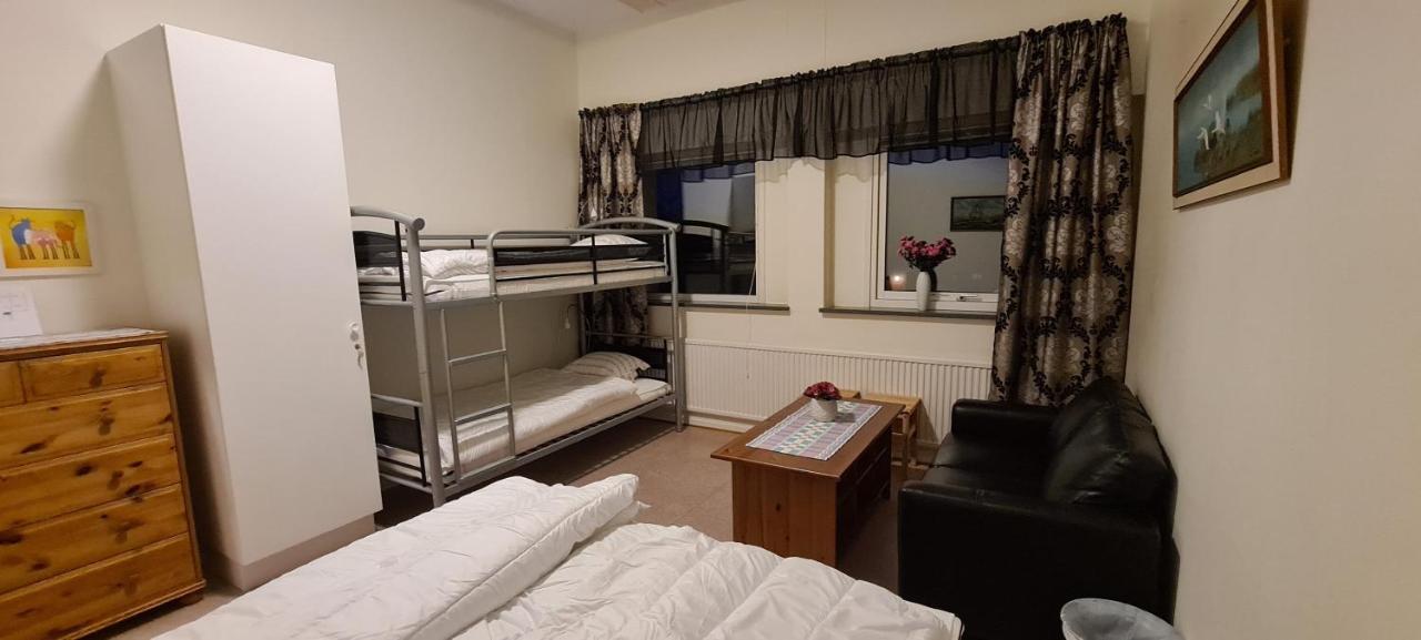 Kg Sleepover & Staellplats Karl Gustav ภายนอก รูปภาพ