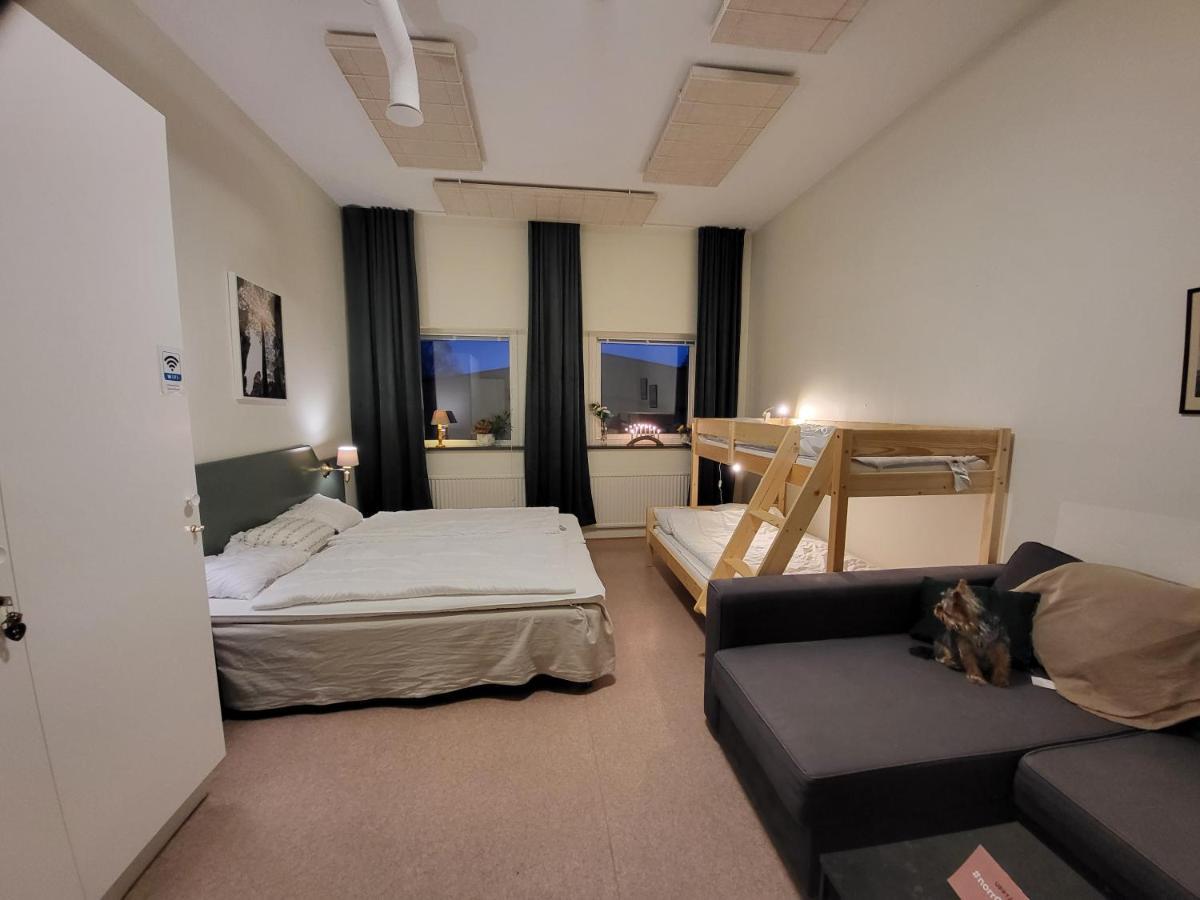 Kg Sleepover & Staellplats Karl Gustav ภายนอก รูปภาพ
